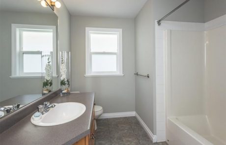bathroom of 46450 armstrong place in chilliwack bc